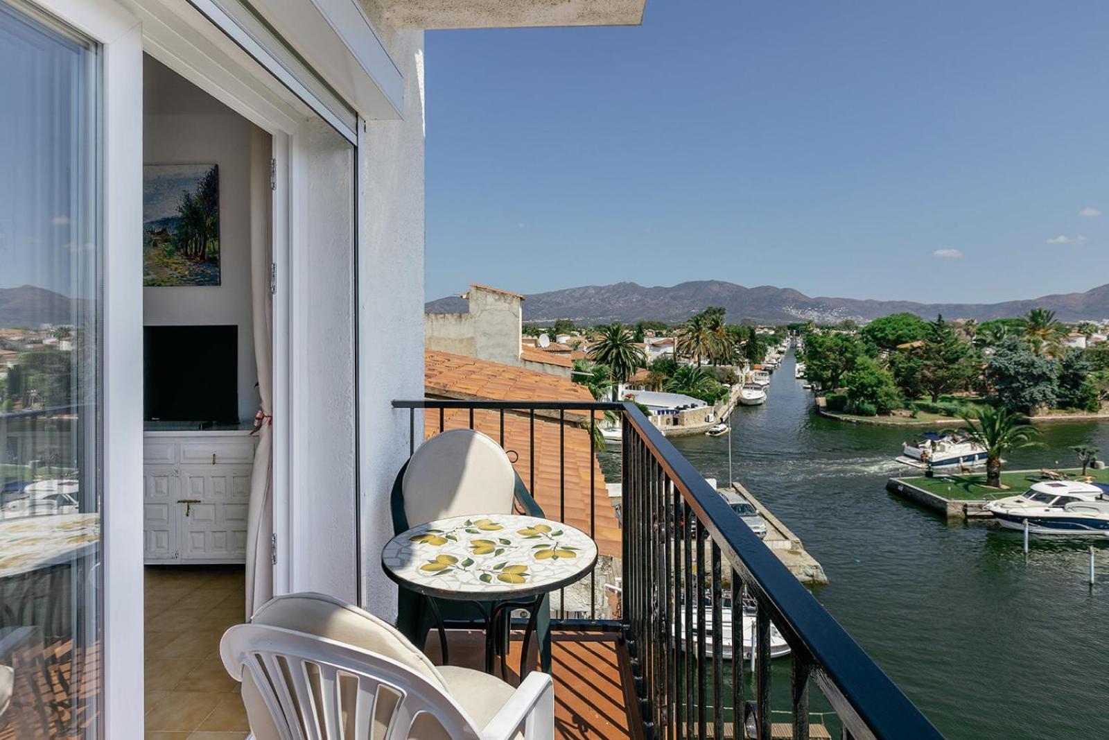 Lovely Mediterranean Penthouse In Costa Brava * Empuriabrava